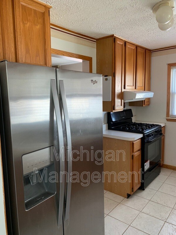 Building Photo - 7428 Deering St