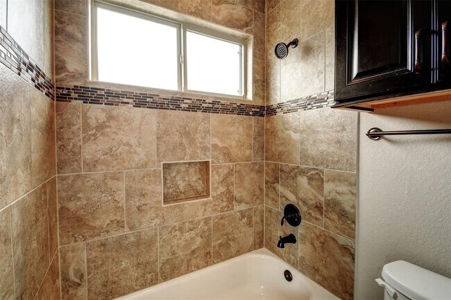 Building Photo - 106 Bella Sole