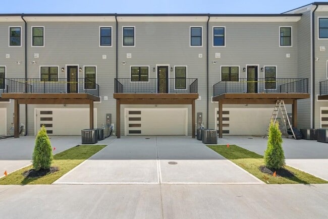 Building Photo - 161 Brush Creek Ct