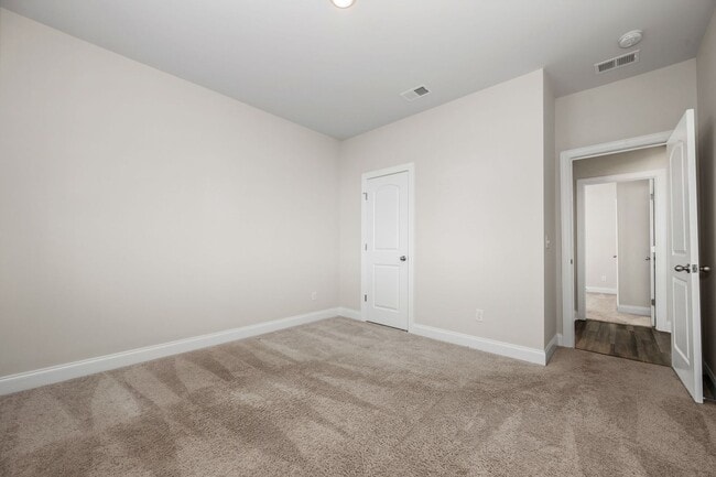 Building Photo - 1028 Holland Ridge Wy