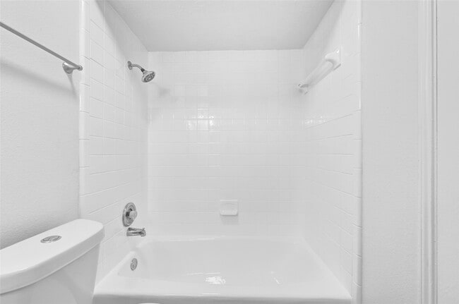 Building Photo - 2030 Mustang Springs Dr