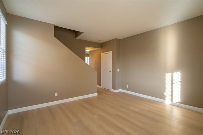 Building Photo - 1228 Sun Village Ave