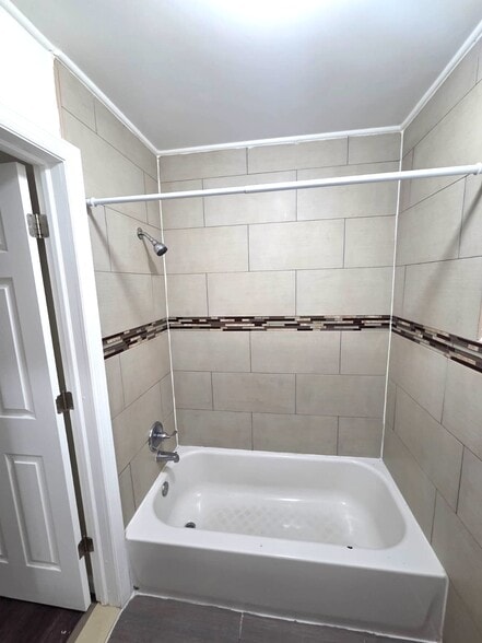 Building Photo - 167 Danforth Ave