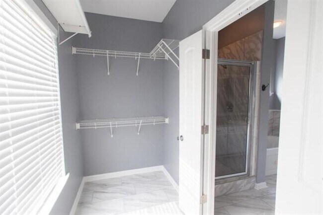 Building Photo - 3430 Roxee Run Cv