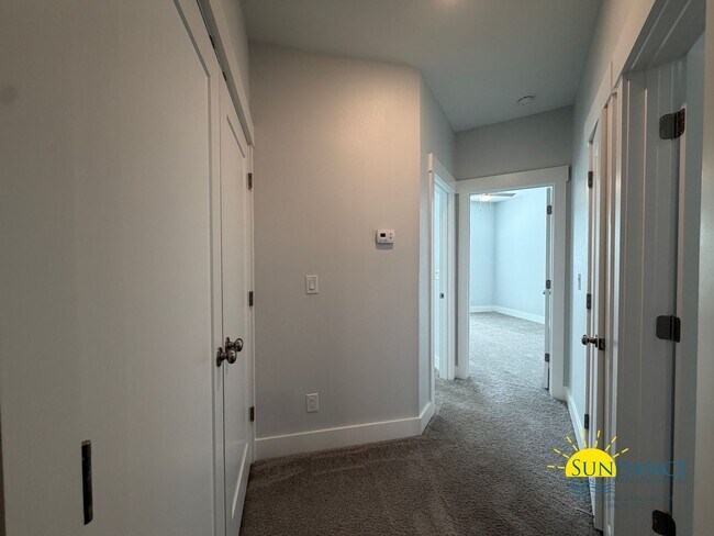 Building Photo - Gorgeous 2 Story 4 Bedrooms Townhome in Fort Walton Beach!