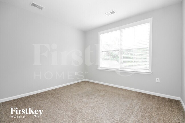 Building Photo - 405 Verbena Ave