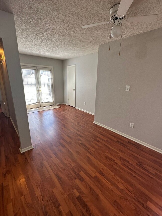 Building Photo - 1Bd/1Ba Condo located on the Germantown/Memphis Line!