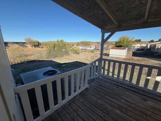 Building Photo - Reduced - 3 Bedroom 2 Bath home contact Property Pros Property Management