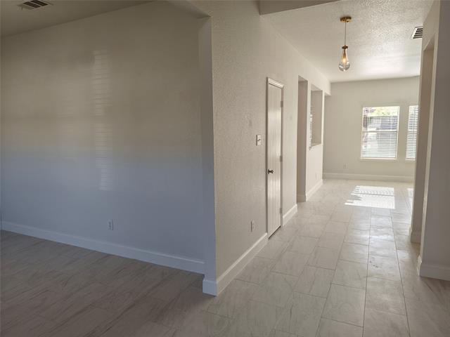 Building Photo - 406 Stanley Falls Dr