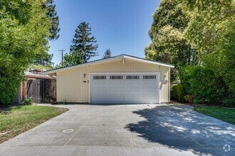 Building Photo - Spacious 4 Bed 3 Bath Home in Highly Desir...