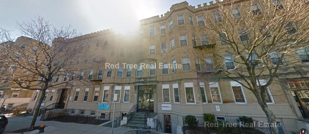 Building Photo - 64 Brighton Ave