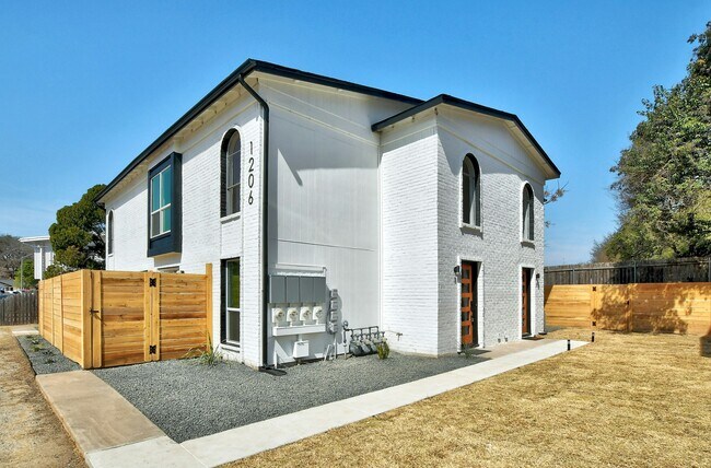 Building Photo - 1206 Hollow Creek Dr