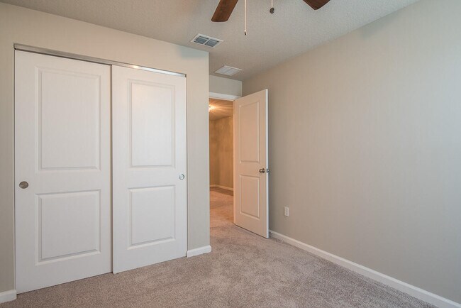 Building Photo - 3944 SE Caladium Ct
