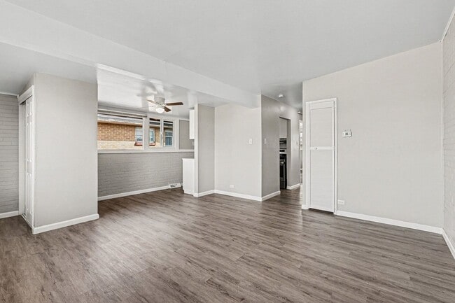 Building Photo - Newly Renovated 2Bed/1Bath Duplex in Park Hill