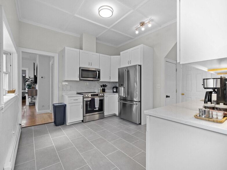 Building Photo - 110 Glen St