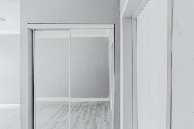 Building Photo - 112 W 34th St