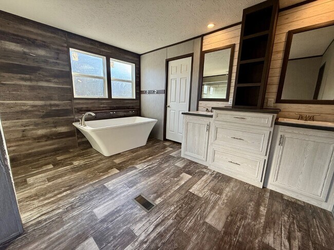 Building Photo - 1209 Pleasant Hill Church Rd