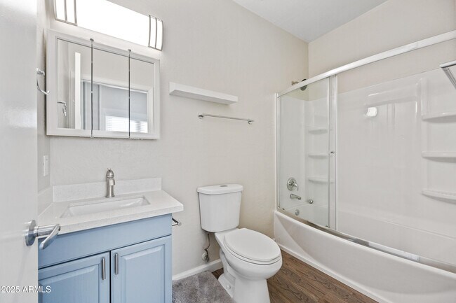 Building Photo - 438 N 17th Ave