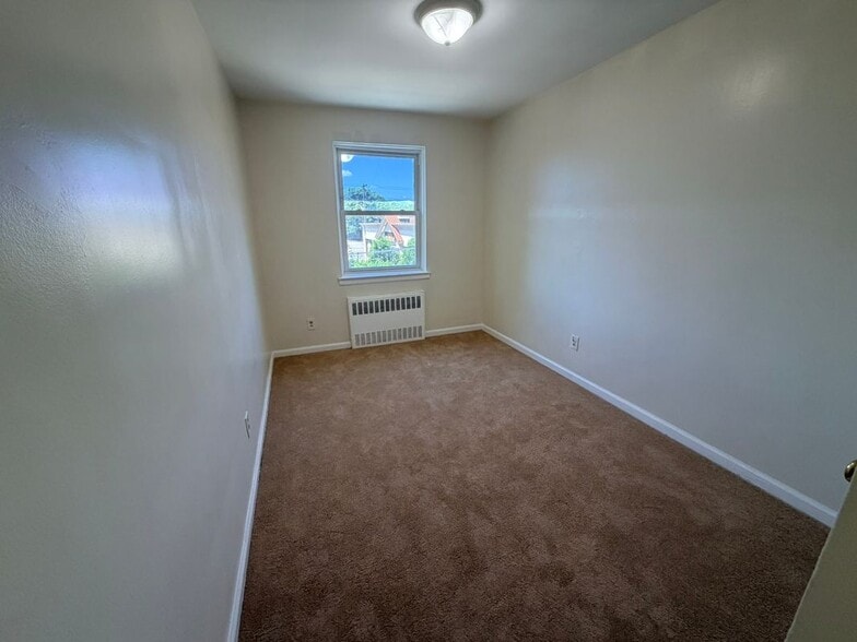 Building Photo - 2076 E 63rd St