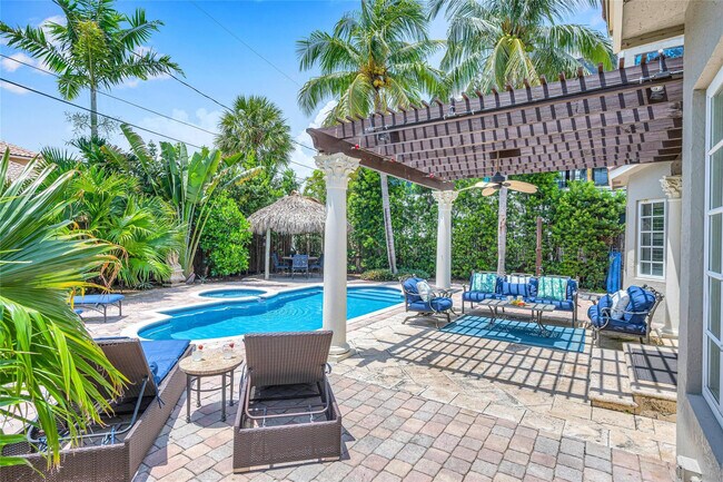 Building Photo - 3316 NE 16th St