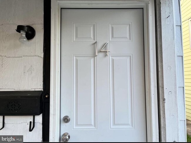 Building Photo - 14 E 2nd St