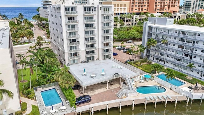 Building Photo - 95 N Birch Rd