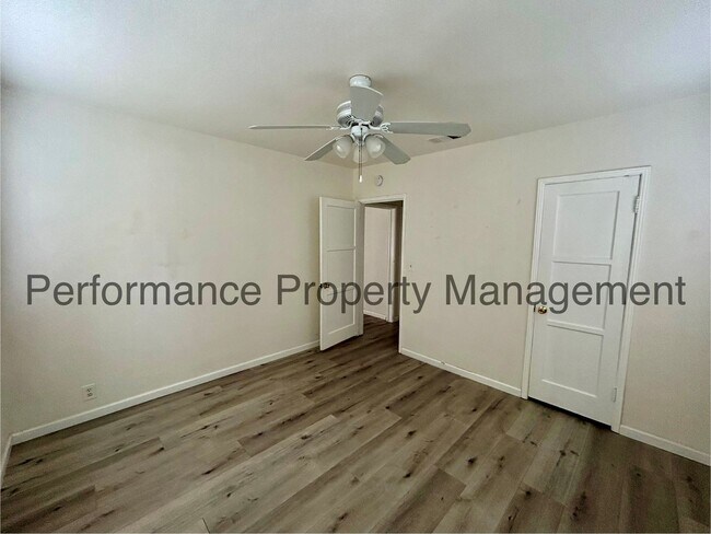 Building Photo - Charming 3 Bed/2 Bath NE Bakersfield Home w/ RBP & $0 Deposit Option