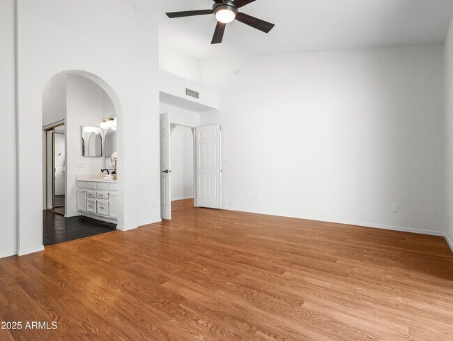 Building Photo - 1110 N Gull Haven Ct