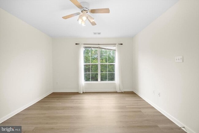 Building Photo - 44226 Mossy Brook Square