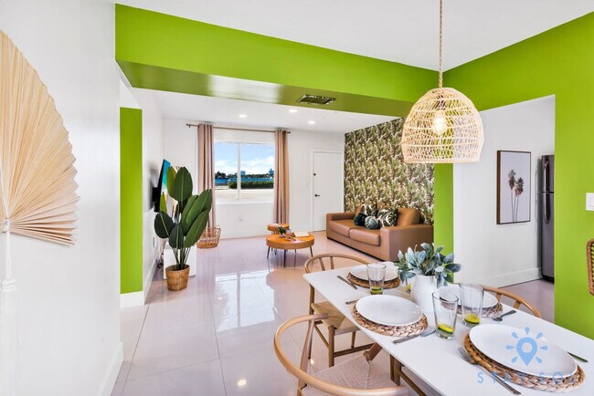 Building Photo - 809 S Ocean Dr
