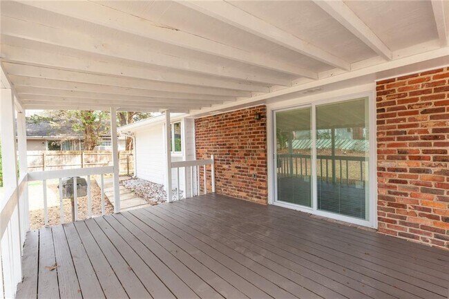 Building Photo - 2971 Stratford Arms Dr