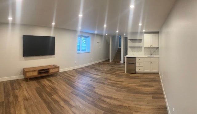 Building Photo - 121 Burgundy Cir