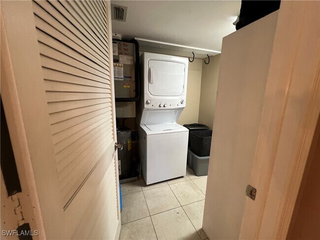 Building Photo - 3051 Sandpiper Bay Cir