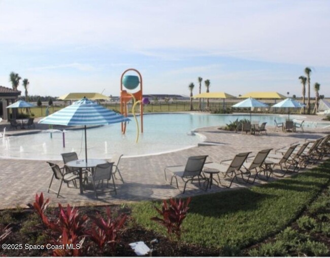 Building Photo - 7563 Loren Cove Dr