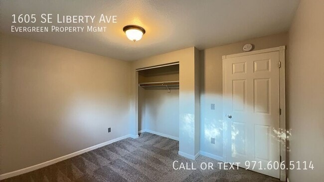 Building Photo - 1605 SE Liberty Ave