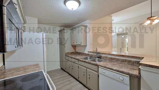 Building Photo - 3790 Madeline Ct