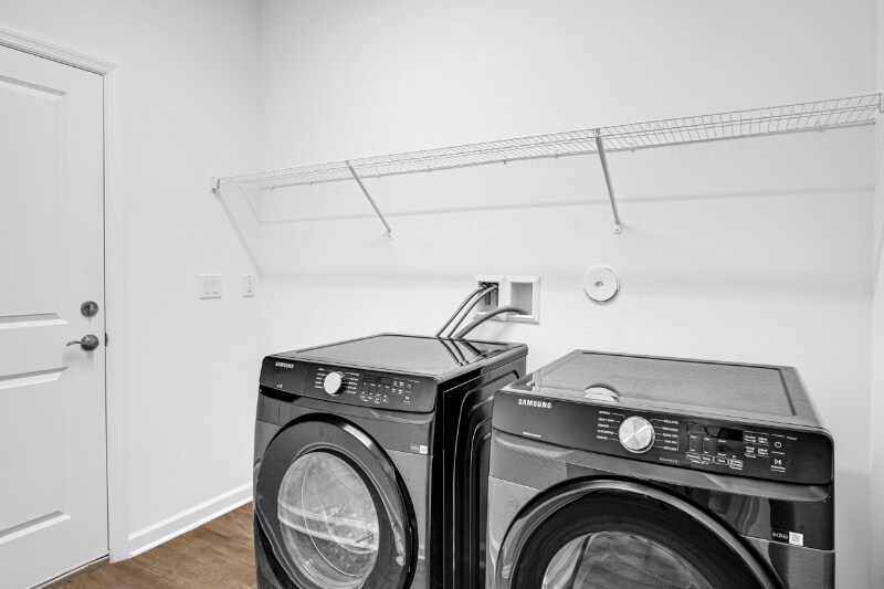 Building Photo - 513 High Tide Ln