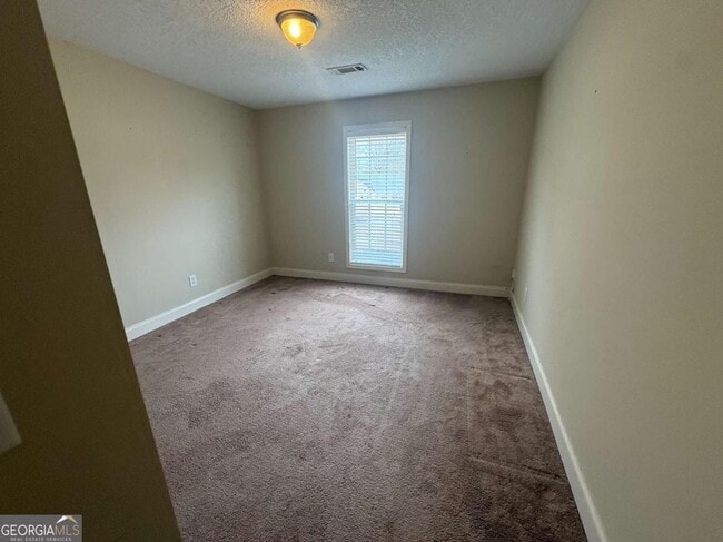 Building Photo - 616 Embassy Walk