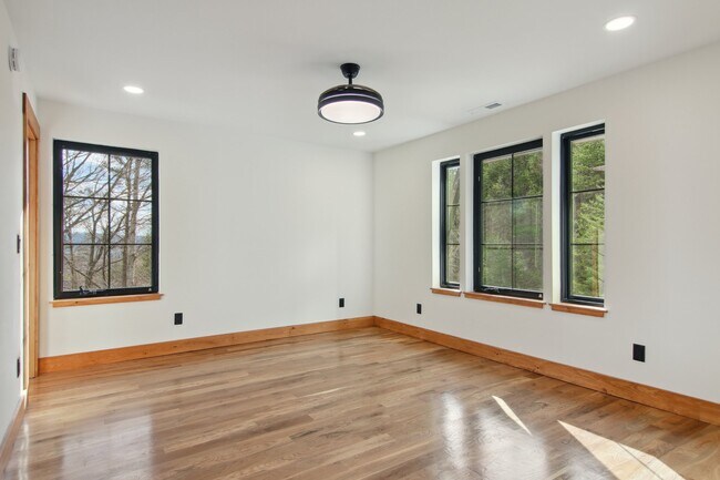 Building Photo - 81 Camsyn Dr