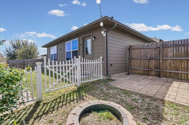 Building Photo - 12220 Walter Vaughn Dr