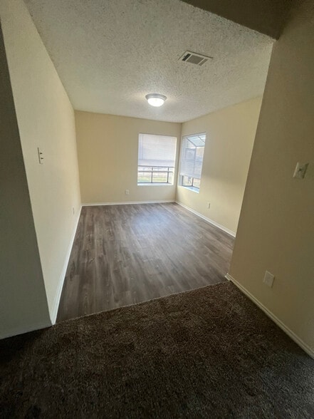 Building Photo - 250 Heimer Rd