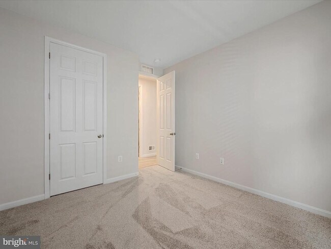 Building Photo - 107 Poe Dr