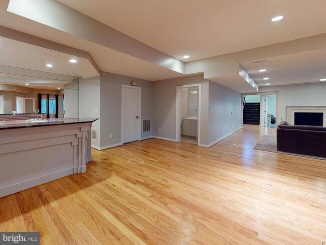 Building Photo - 9629 Eagle Ridge Dr