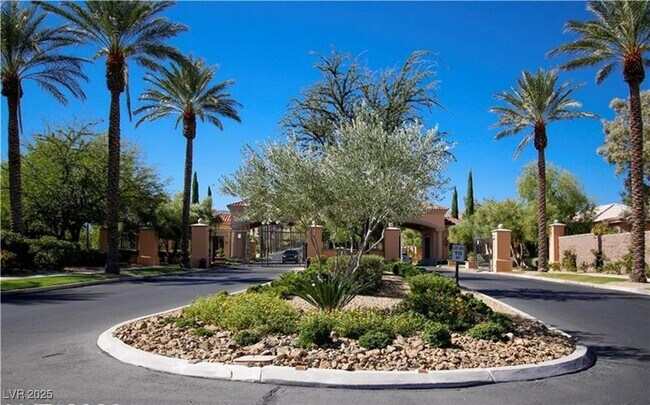 Building Photo - 10488 Riva De Fiore Ave