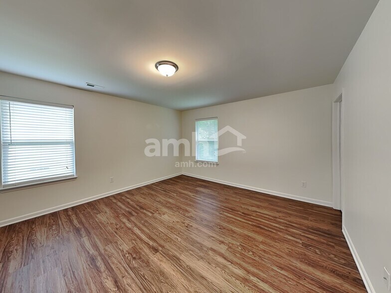 Building Photo - 14404 Waterlyn Dr