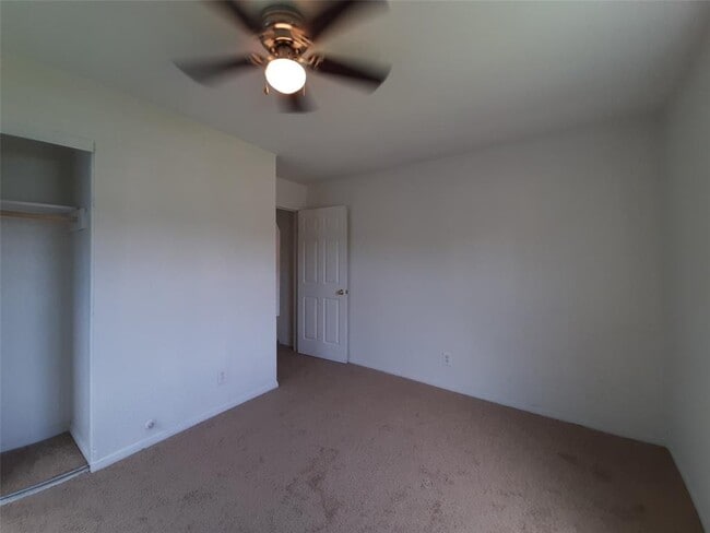 Building Photo - 10322 Rosehaven Dr