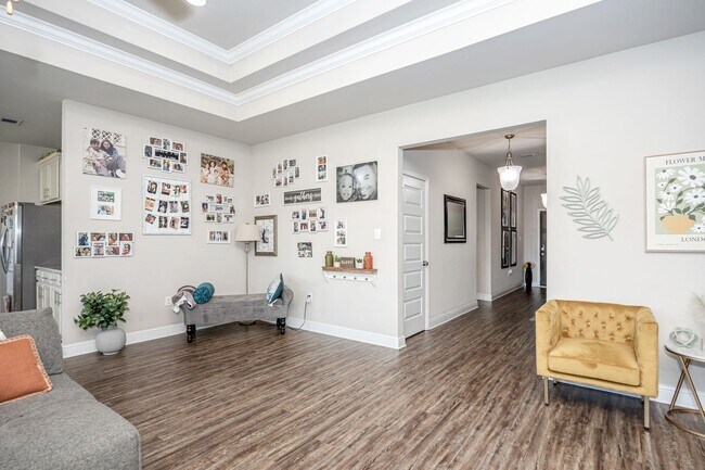 Building Photo - Beautiful 4 Bedroom 3 Bath Home!