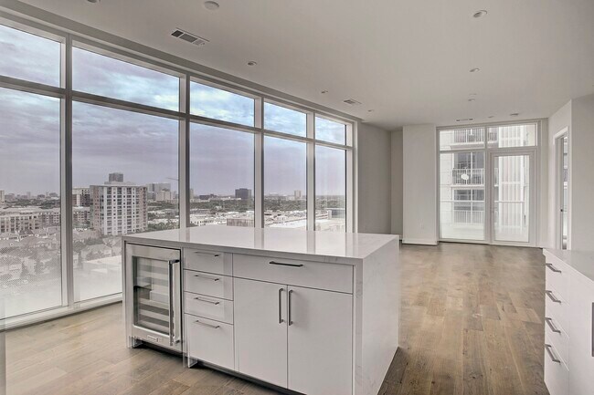 Building Photo - 4521 San Felipe St