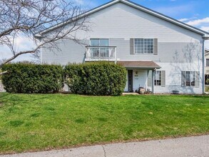 Building Photo - 6S018 Steeple Run Dr