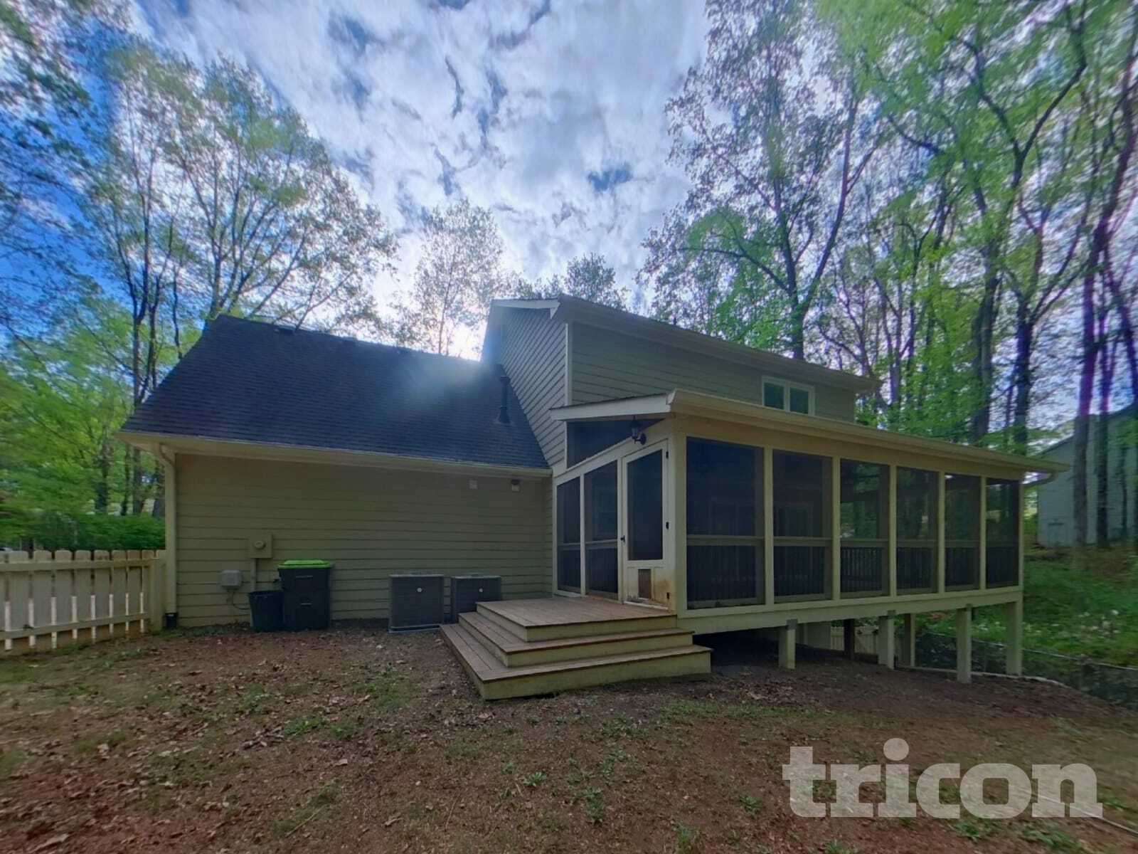 Building Photo - 245 Bentley Way